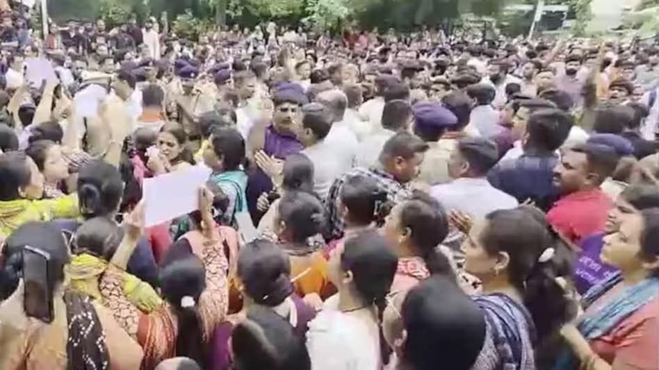 After the student's death, hundreds of people, including the victim’s family, students' parents, and members of the Sindhi community, stormed the school premises. After the student's death, hundreds of people, including the victim’s family, students' parents, and members of the Sindhi community, stormed the school premises.