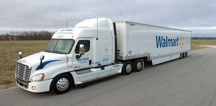 The US government's immediate ban on issuing work visas and CDLs to foreign drivers will directly impact both current Indian drivers and those preparing to migrate. The US government's immediate ban on issuing work visas and CDLs to foreign drivers will directly impact both current Indian drivers and those preparing to migrate.