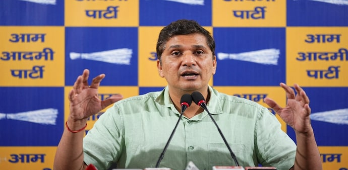 ED raids Saurabh Bhardwaj's residence in connection with money laundering ED raids Saurabh Bhardwaj's residence in connection with money laundering