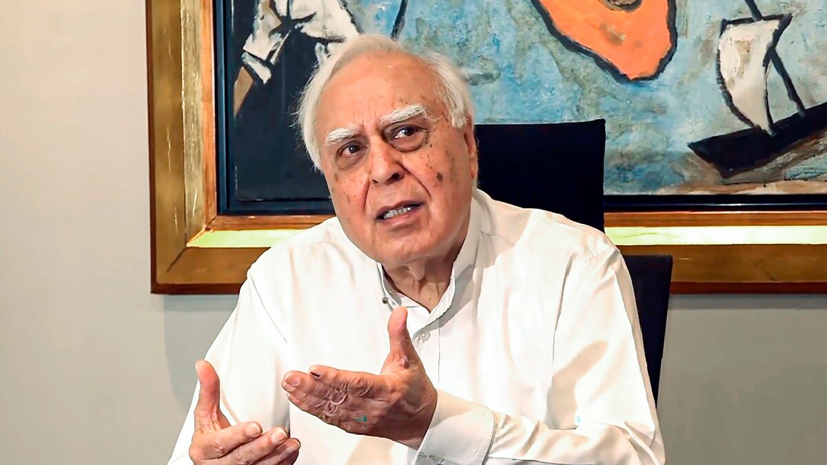'You once apologised in court, why target Gandhis now': Kapil Sibal hits out at Kejriwal
