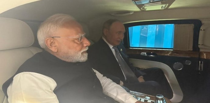 PM Modi, Vladimir Putin travel in same car after SCO Summit PM Modi, Vladimir Putin travel in same car after SCO Summit
