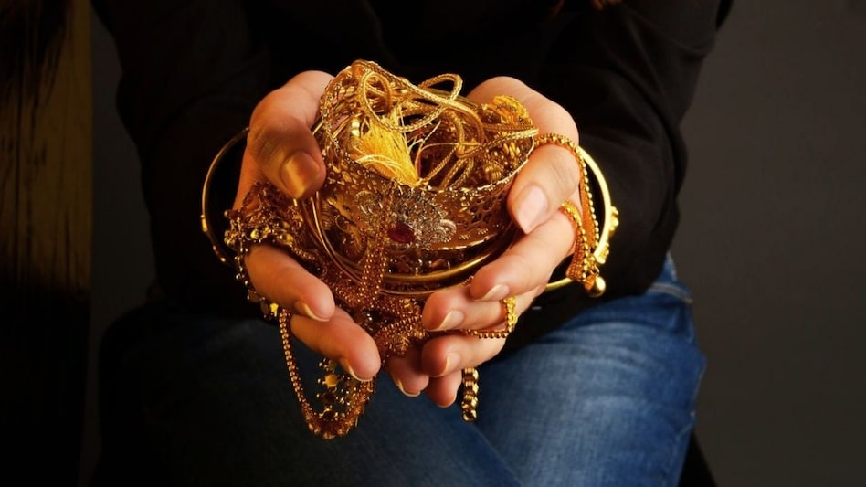 “Gold is at its peak. Avoid bulk buying,” say financial advisors. “Gold is at its peak. Avoid bulk buying,” say financial advisors.