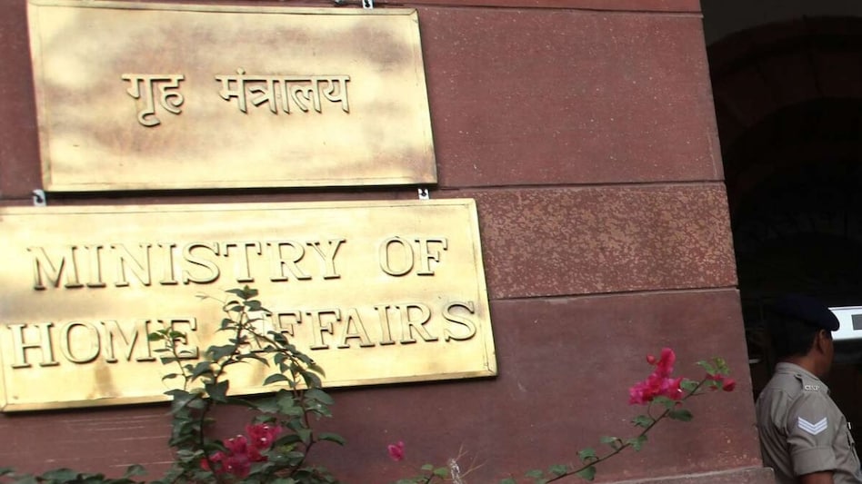 'Without passport or visa': Govt exempts persecuted minorities who came till 2024 'Without passport or visa': Govt exempts persecuted minorities who came till 2024