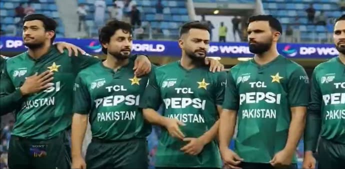 Pakistan cricketers in shock after DJ played item song instead of Pakistan national anthem Pakistan cricketers in shock after DJ played item song instead of Pakistan national anthem