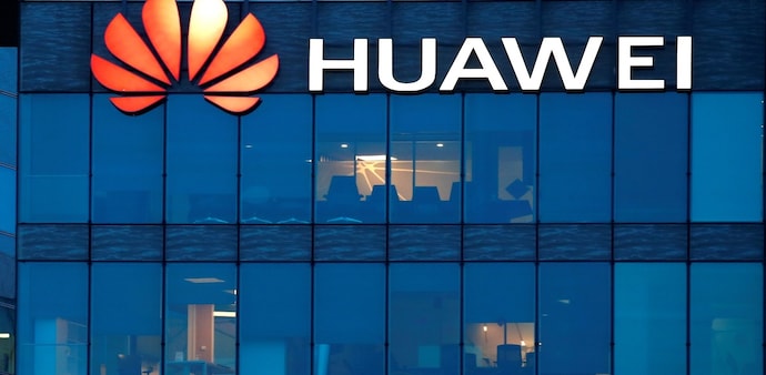 Sarthak Ahuja pointed to Huawei’s Maextro S800, a $120,000 luxury EV with 700 km range and 12-minute ultra-fast charging, offering Maybach-level features at a fraction of the price. Sarthak Ahuja pointed to Huawei’s Maextro S800, a $120,000 luxury EV with 700 km range and 12-minute ultra-fast charging, offering Maybach-level features at a fraction of the price.