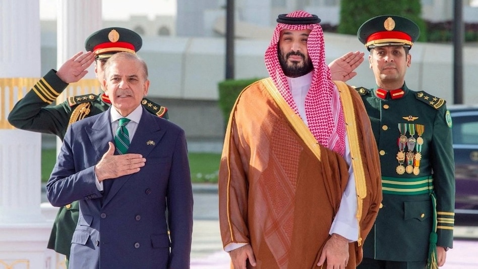 Expert says Saudi-Pakistan pact is a 'Suez moment' for US Expert says Saudi-Pakistan pact is a 'Suez moment' for US