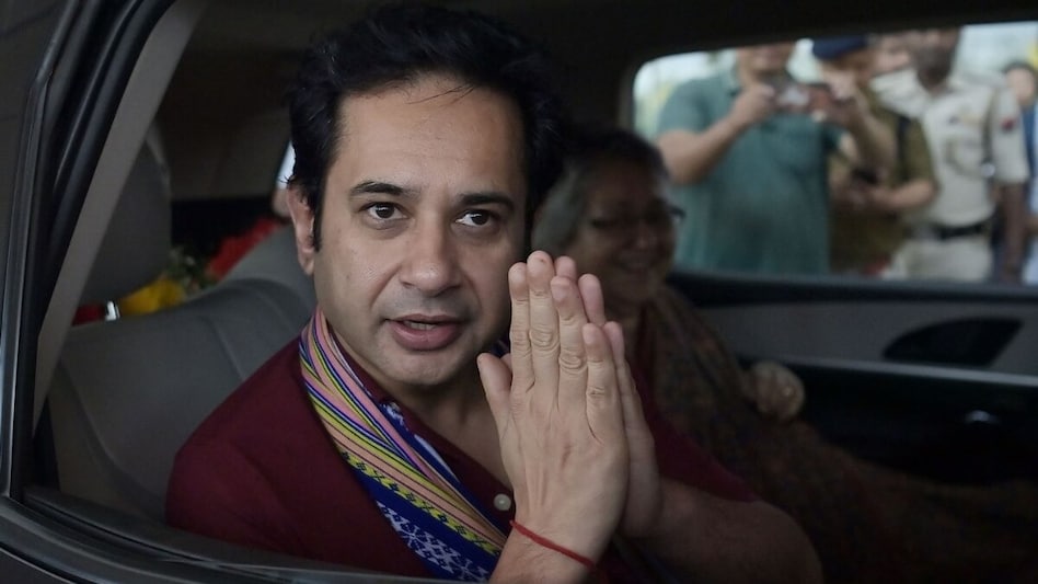 He warned that migrants quickly acquire Aadhaar cards, land ownership, and even public positions, gradually making indigenous populations minorities in their own states. He warned that migrants quickly acquire Aadhaar cards, land ownership, and even public positions, gradually making indigenous populations minorities in their own states.