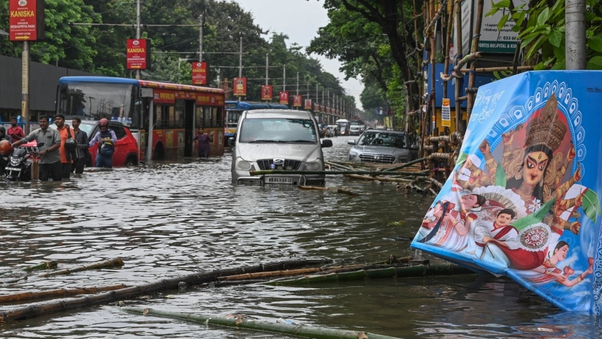Kolkata flooding: Mamata blames CESC for electrocution deaths, power utility denies, cites faulty wiring