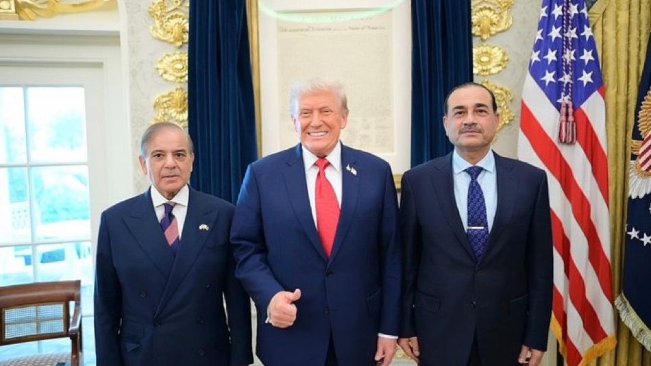 Donald Trump meets Shehbaz Sharif and Asim Munir in the US Donald Trump meets Shehbaz Sharif and Asim Munir in the US