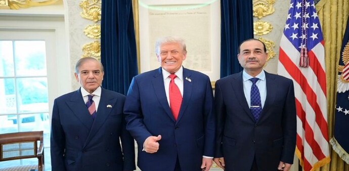 Donald Trump meets Shehbaz Sharif and Asim Munir in the US Donald Trump meets Shehbaz Sharif and Asim Munir in the US