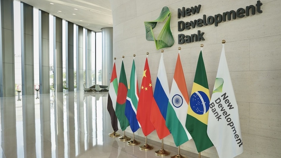 According to its 2022-2026 strategy report, NDB aims to allocate 30% of its total financing commitments during this period in the national currencies of its member countries. According to its 2022-2026 strategy report, NDB aims to allocate 30% of its total financing commitments during this period in the national currencies of its member countries.