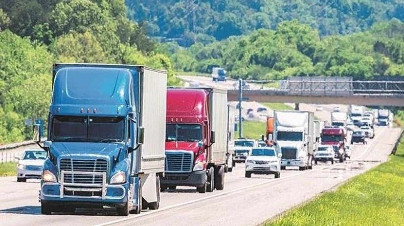 Trump admin to restrict commercial driver licenses for non-US citizens after fatal truck accidents