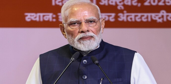 To mark the occasion, Modi unveiled a commemorative coin and postage stamp celebrating 100 years of the RSS. To mark the occasion, Modi unveiled a commemorative coin and postage stamp celebrating 100 years of the RSS.