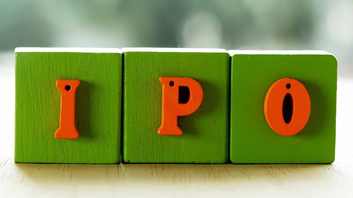 Canara Robeco AMC operates through a multi-channel distribution network, including third-party distributors, its own branches, and digital platforms, enabling it to effectively serve a diverse customer base. Canara Robeco AMC operates through a multi-channel distribution network, including third-party distributors, its own branches, and digital platforms, enabling it to effectively serve a diverse customer base.