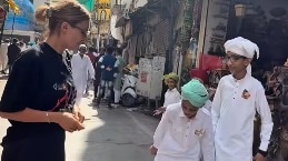 ‘Pick it up’: Russian tourist confronts Indian kids over throwing garbage in public place, netizens react