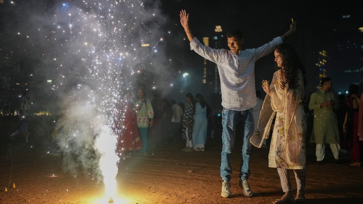 Diwali 2025 sales hit Rs 6.05 lakh crore; 87% of consumers chose Indian-made products: CAIT report