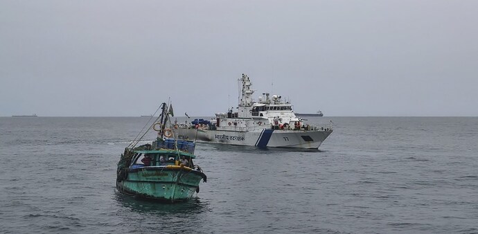 The sea in these regions will remain rough to very rough, posing risks for small vessels and fishermen. The sea in these regions will remain rough to very rough, posing risks for small vessels and fishermen.