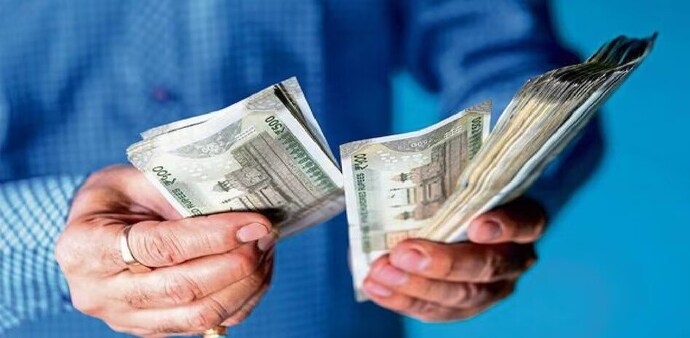 As per the decision of the Union Cabinet on Tuesday, the pay commission will make its recommendations within 18 months of the date of its constitution, but the recommendations are likely to be effective from January 1, 2026. As per the decision of the Union Cabinet on Tuesday, the pay commission will make its recommendations within 18 months of the date of its constitution, but the recommendations are likely to be effective from January 1, 2026.