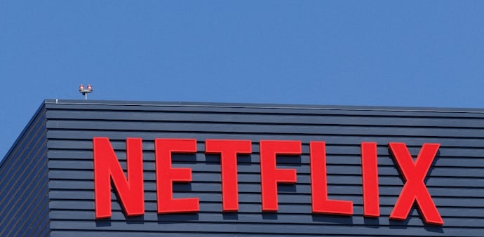Netflix weighs major bid for Warner Bros Discovery, focusing on studio and streaming units Netflix weighs major bid for Warner Bros Discovery, focusing on studio and streaming units