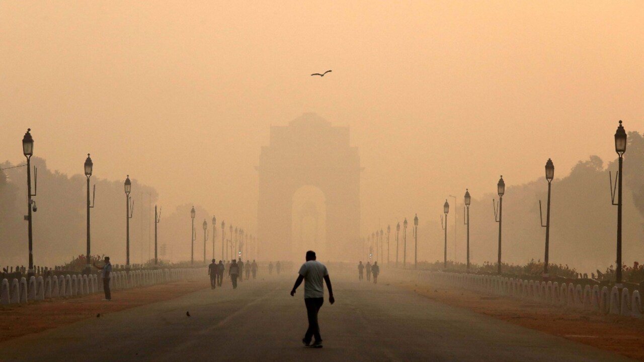 Delhi’s Air Quality Improves Slightly, But Toxic Haze Continues to Choke the Capital