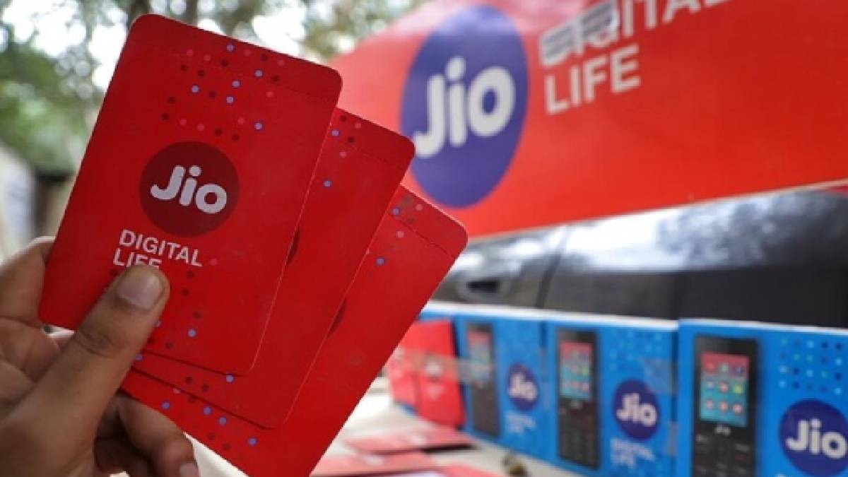 If successful, Jio's IPO would represent Reliance’s first public offering of a major business unit since the debut of Reliance Petroleum Ltd. in 2006. If successful, Jio's IPO would represent Reliance’s first public offering of a major business unit since the debut of Reliance Petroleum Ltd. in 2006.