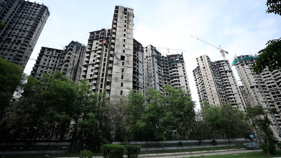 Jaypee Infratech MD Manoj Gaur was arrested Jaypee Infratech MD Manoj Gaur was arrested