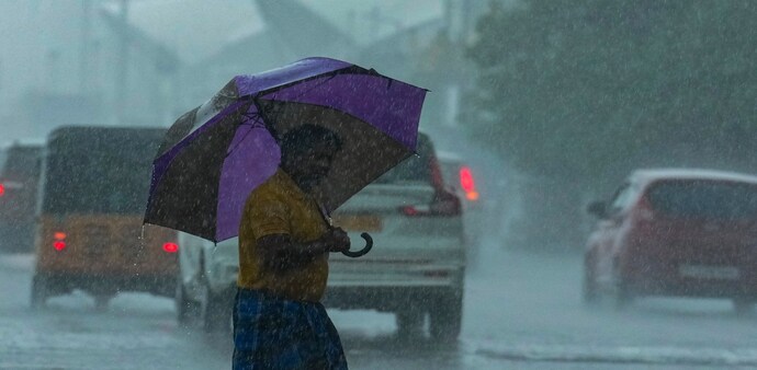 IMD warns of heavy rain across Tamil Nadu IMD warns of heavy rain across Tamil Nadu