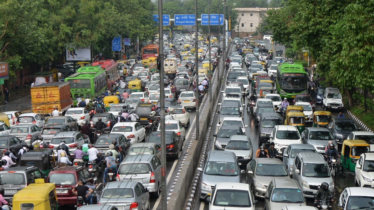 Vehicle Fitness Test Fee :- सरकार ने बढ़ाई गाड़ियों की फिटनेस टेस्ट फीस, जानिए अब कितनी चुकानी होगी फिटनेस टेस्ट की कीमत !