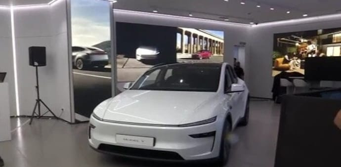 Tesla’s entry into India comes at a time when the company is navigating challenges in other markets. Global sales in the September quarter rose just 7% year-on-year to 497,100 units. Tesla’s entry into India comes at a time when the company is navigating challenges in other markets. Global sales in the September quarter rose just 7% year-on-year to 497,100 units.