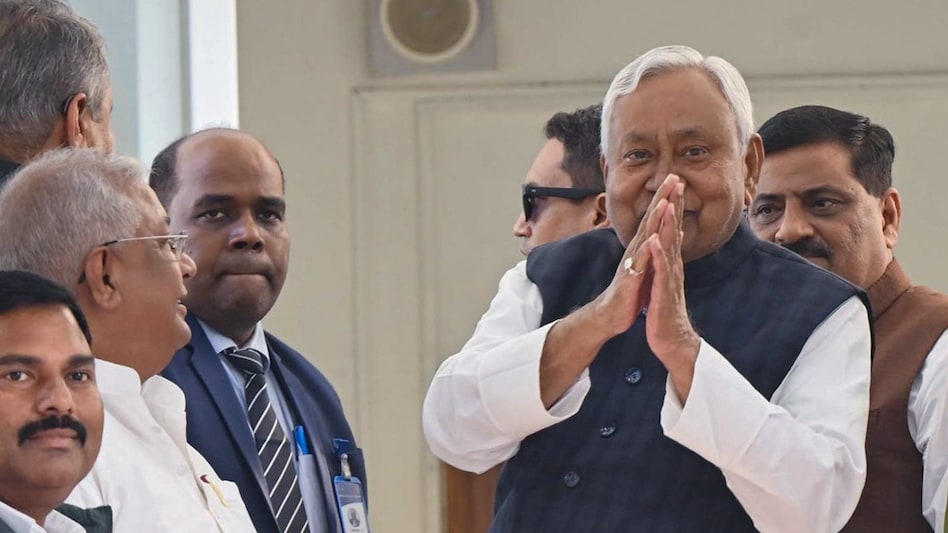 JD(U) supremo Nitish Kumar to swear-in as Bihar CM today JD(U) supremo Nitish Kumar to swear-in as Bihar CM today