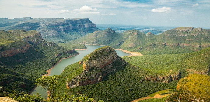 Scan, selfie, approve: inside South Africa’s soft launch of its AI-driven ETA for Indians Scan, selfie, approve: inside South Africa’s soft launch of its AI-driven ETA for Indians