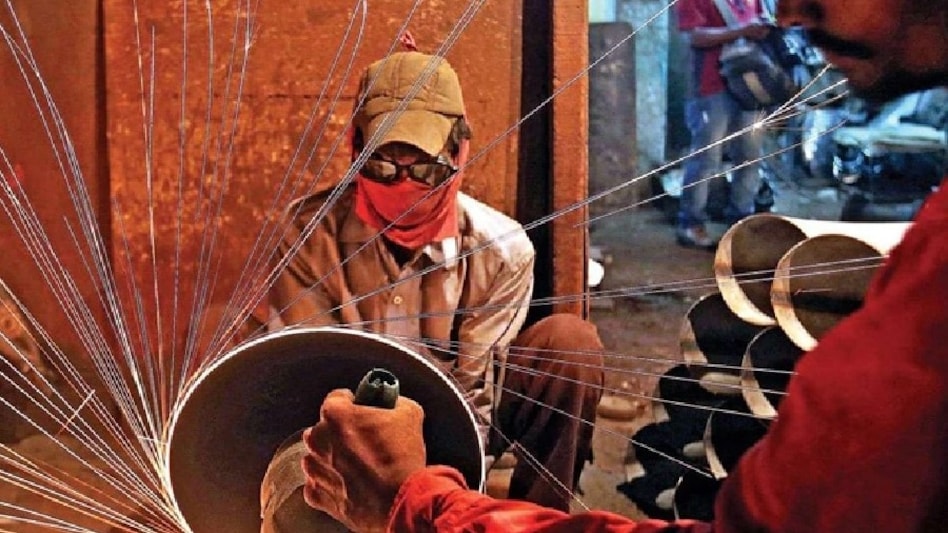 Major unions announce protests and demand withdrawal Major unions announce protests and demand withdrawal