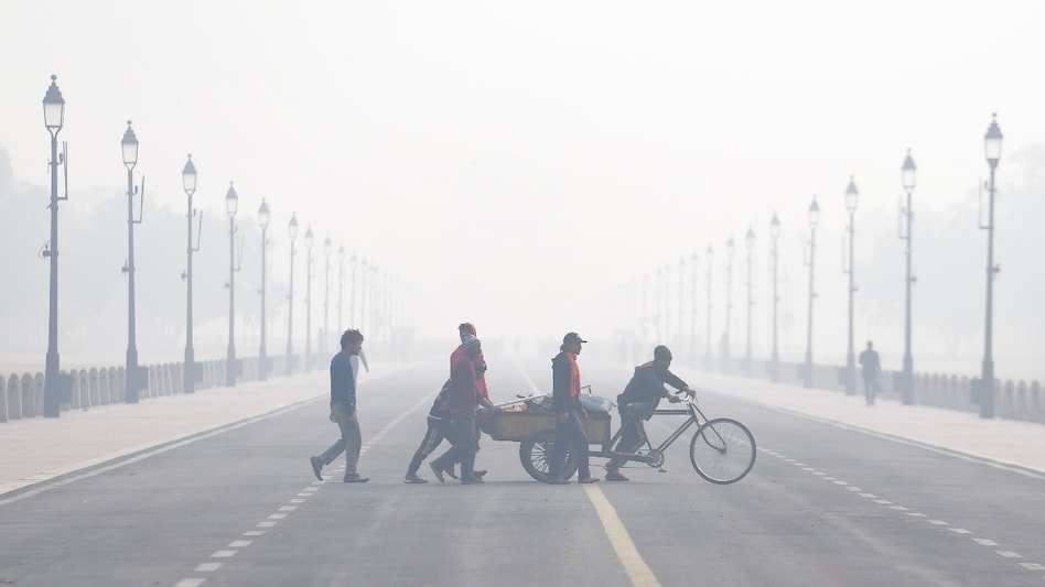 Delhi air pollution: AQI 'very poor' at 361 on Thursday Delhi air pollution: AQI 'very poor' at 361 on Thursday
