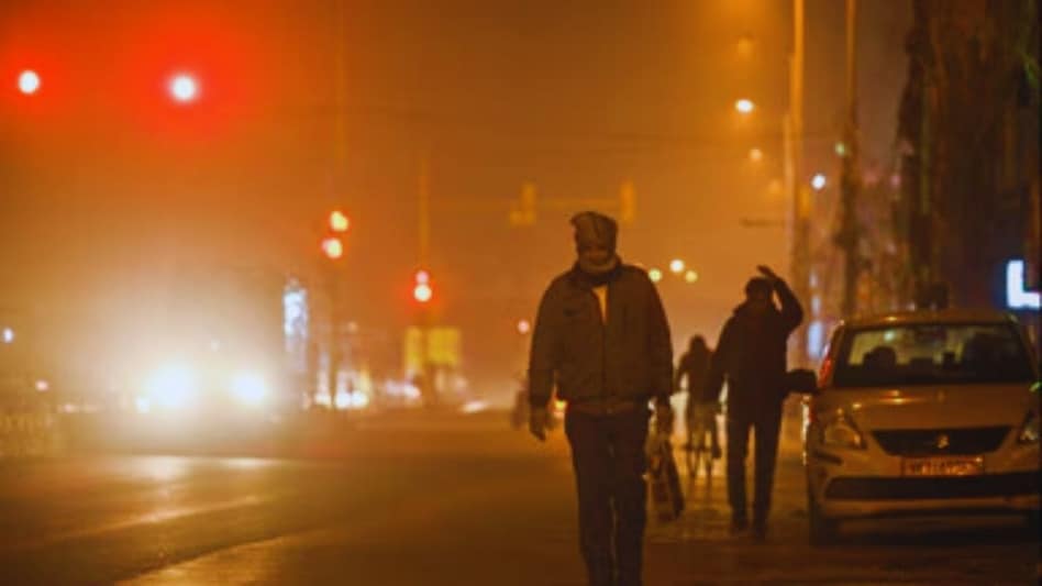 Delhi's temperatures plummeted to 8°C, marking a 3.3-degree dip from the seasonal average Delhi's temperatures plummeted to 8°C, marking a 3.3-degree dip from the seasonal average