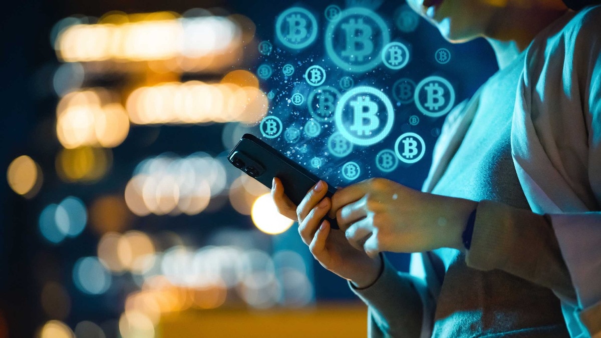 The sharp carnage has wiped out nearly $1.25 trillion value from crypto mcap from its peak around $4.28 trillion in October to $3.01 trillion.