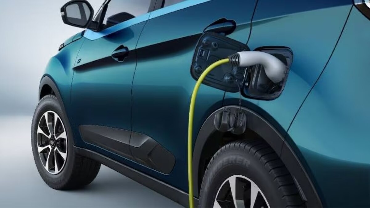 India's growing demand for batteries, driven by its ambitious renewable energy targets and the push for electric vehicle adoption, presents a significant opportunity for the domestic battery manufacturing sector. India's growing demand for batteries, driven by its ambitious renewable energy targets and the push for electric vehicle adoption, presents a significant opportunity for the domestic battery manufacturing sector.