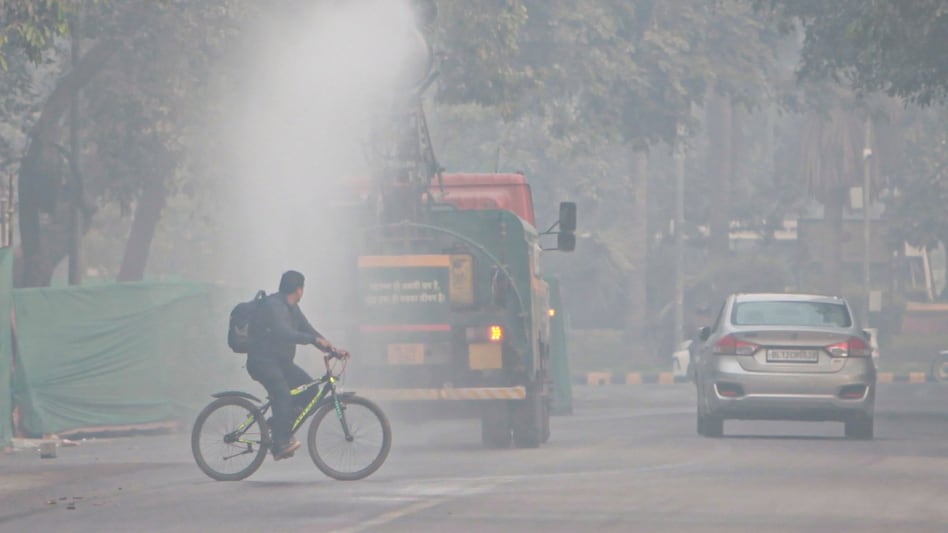 Delhi back in severe air as smog spreads across city days after Stage-3 withdrawal Delhi back in severe air as smog spreads across city days after Stage-3 withdrawal