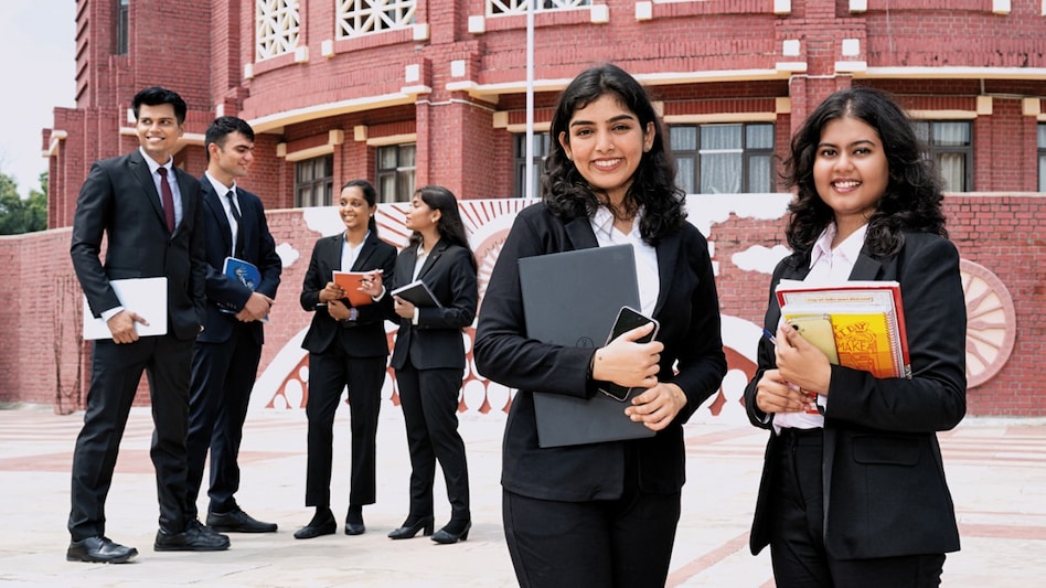 With its focus on promoting entrepreneurs, IIM Lucknow has emerged as the Start-Up School With its focus on promoting entrepreneurs, IIM Lucknow has emerged as the Start-Up School