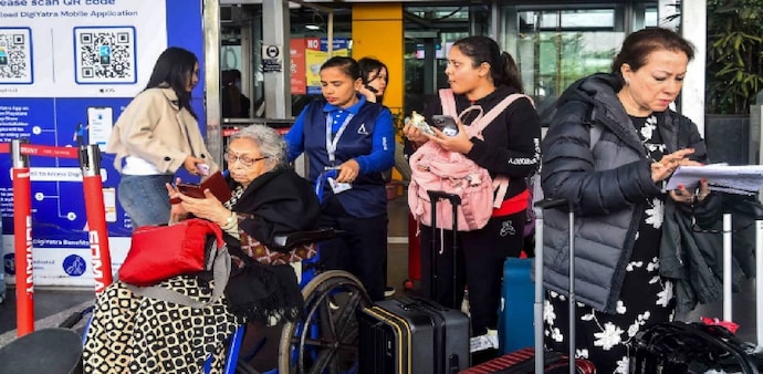 Many travellers have accused the airline of failing to communicate clearly, while others complained of being stranded for hours, missing weddings, business meetings, and family events. Many travellers have accused the airline of failing to communicate clearly, while others complained of being stranded for hours, missing weddings, business meetings, and family events.