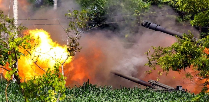 Fresh clashes erupt on Thai–Cambodian border as airstrikes, evacuations escalate tensions Fresh clashes erupt on Thai–Cambodian border as airstrikes, evacuations escalate tensions