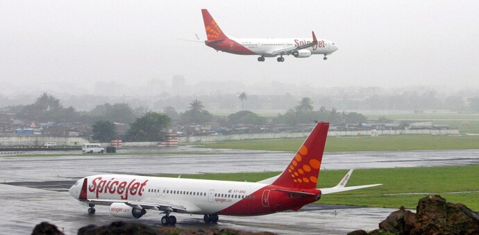 SpiceJet gears up to take-off as IndiGo cuts down on some flights SpiceJet gears up to take-off as IndiGo cuts down on some flights