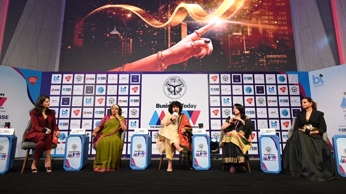 Praveena Rai, MD & CEO, MCX India; Devina Mehra, Chairperson & MD, First Global; Salila Pande, MD & CEO, SBI Cards & Payment Services and Priti Rathi Gupta, Founder, LXME, at BT MPW Awards 2025.