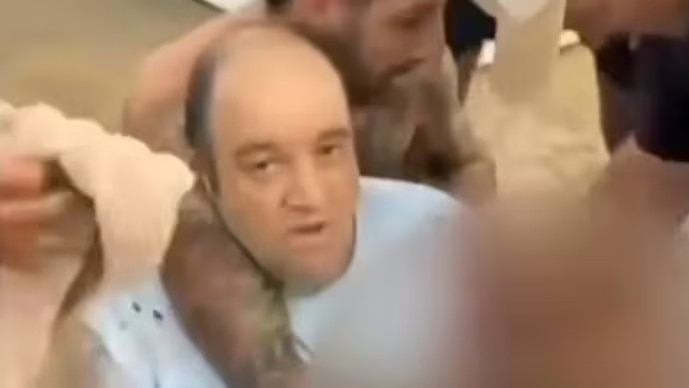 Watch: How Sydney's fruit seller, Ahmed al Ahmed, disarmed and tackled shooter at Bondi Beach