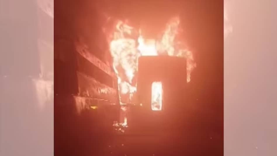 Four killed in fog-induced chain collision involving 11 vehicles on Yamuna Expressway Four killed in fog-induced chain collision involving 11 vehicles on Yamuna Expressway