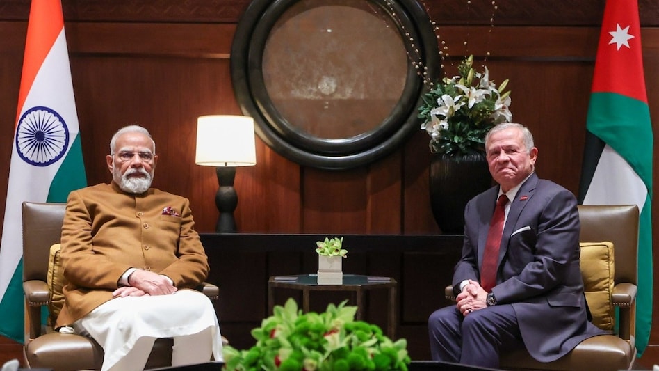 . PM visited the Hashemite Kingdom of Jordan on December 15 to 16 at the invitation of King Abdullah II bin Al Hussein. . PM visited the Hashemite Kingdom of Jordan on December 15 to 16 at the invitation of King Abdullah II bin Al Hussein.