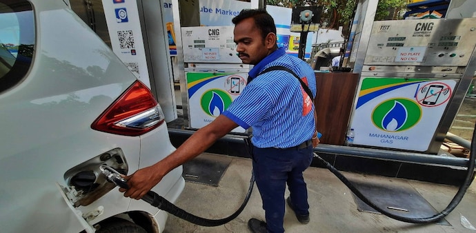 The revised tariff is expected to benefit consumers in 312 geographical areas served by 40 City Gas Distribution (CGD) companies across the country. The revised tariff is expected to benefit consumers in 312 geographical areas served by 40 City Gas Distribution (CGD) companies across the country.