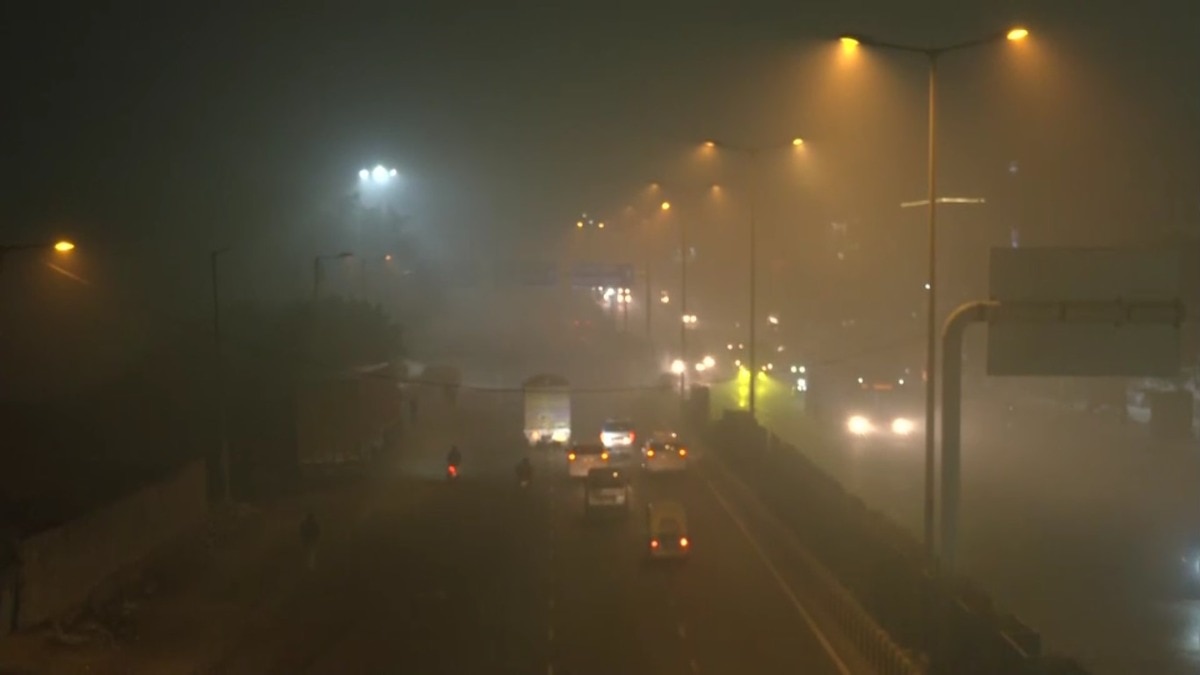 Delhi wakes to dense haze as AQI turns severe at several monitoring stations