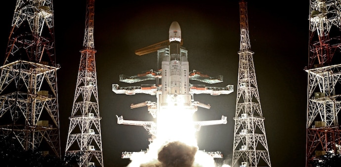 OneWeb began deploying its Gen-1 satellites in 2019 and operates a constellation of around 640 satellites as of 2025. OneWeb began deploying its Gen-1 satellites in 2019 and operates a constellation of around 640 satellites as of 2025.