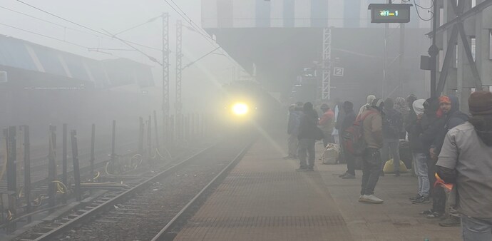 Delayed fog to intensify impact, near-zero visibility likely across north India Delayed fog to intensify impact, near-zero visibility likely across north India