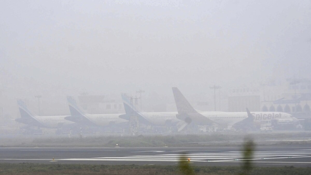Dense fog disrupt flight operations at Delhi airport